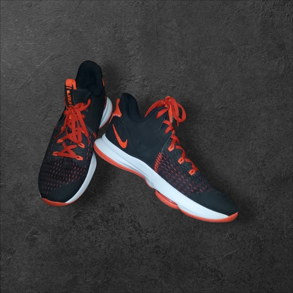 Men's  23 Nike LeBron shoes size 17 - Picture 3 of 6